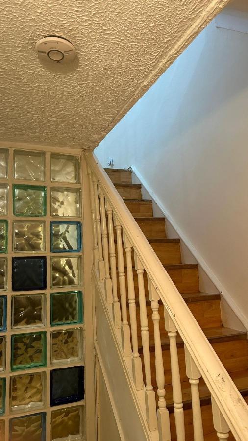 Home Away In A Close Thamesmead  Екстериор снимка