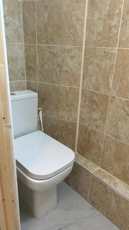 Home Away In A Close Thamesmead  Екстериор снимка