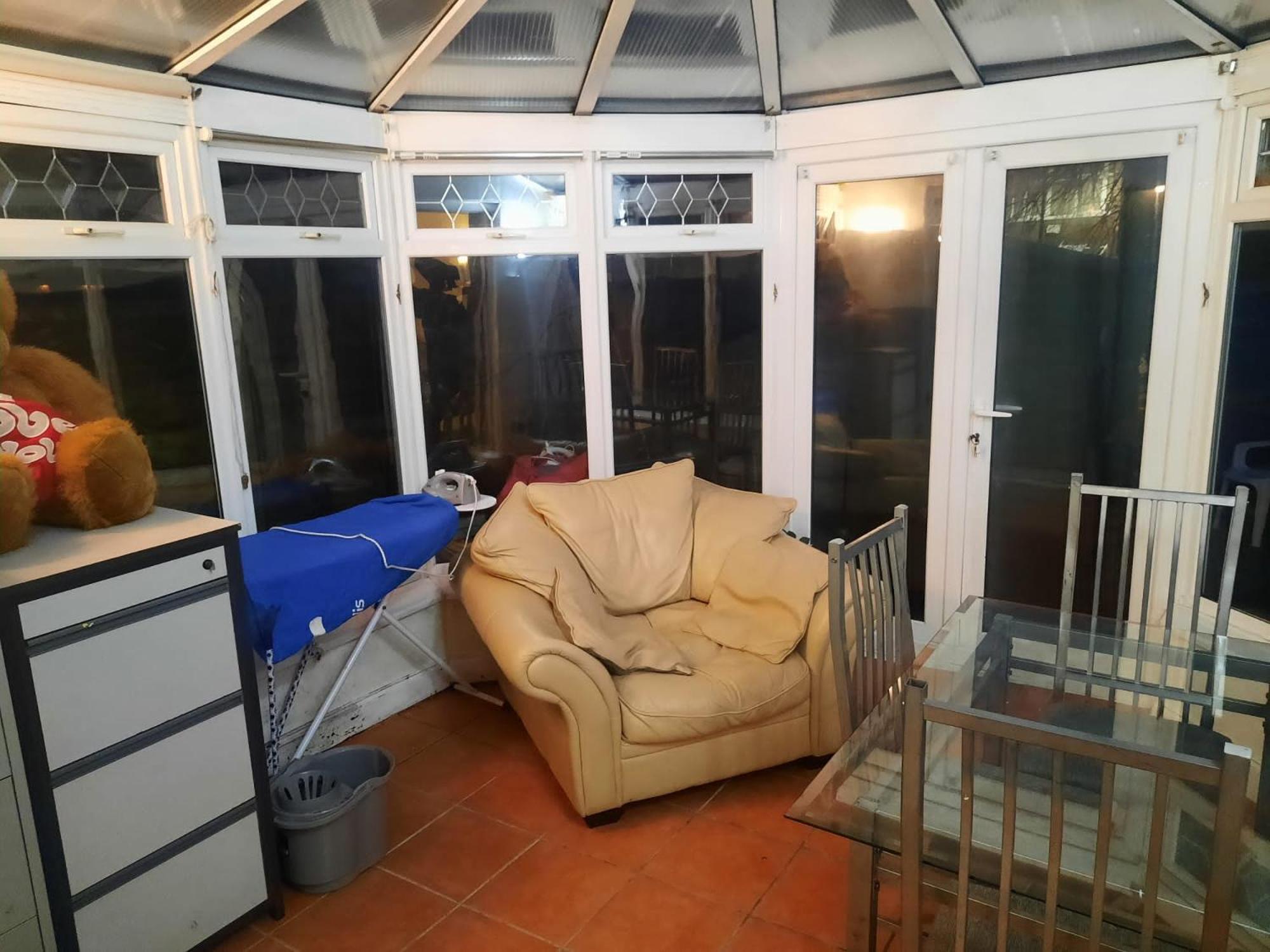 Home Away In A Close Thamesmead  Екстериор снимка